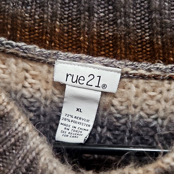 Fall Sweater 🩶🤎💛 - Picture 2 of 2